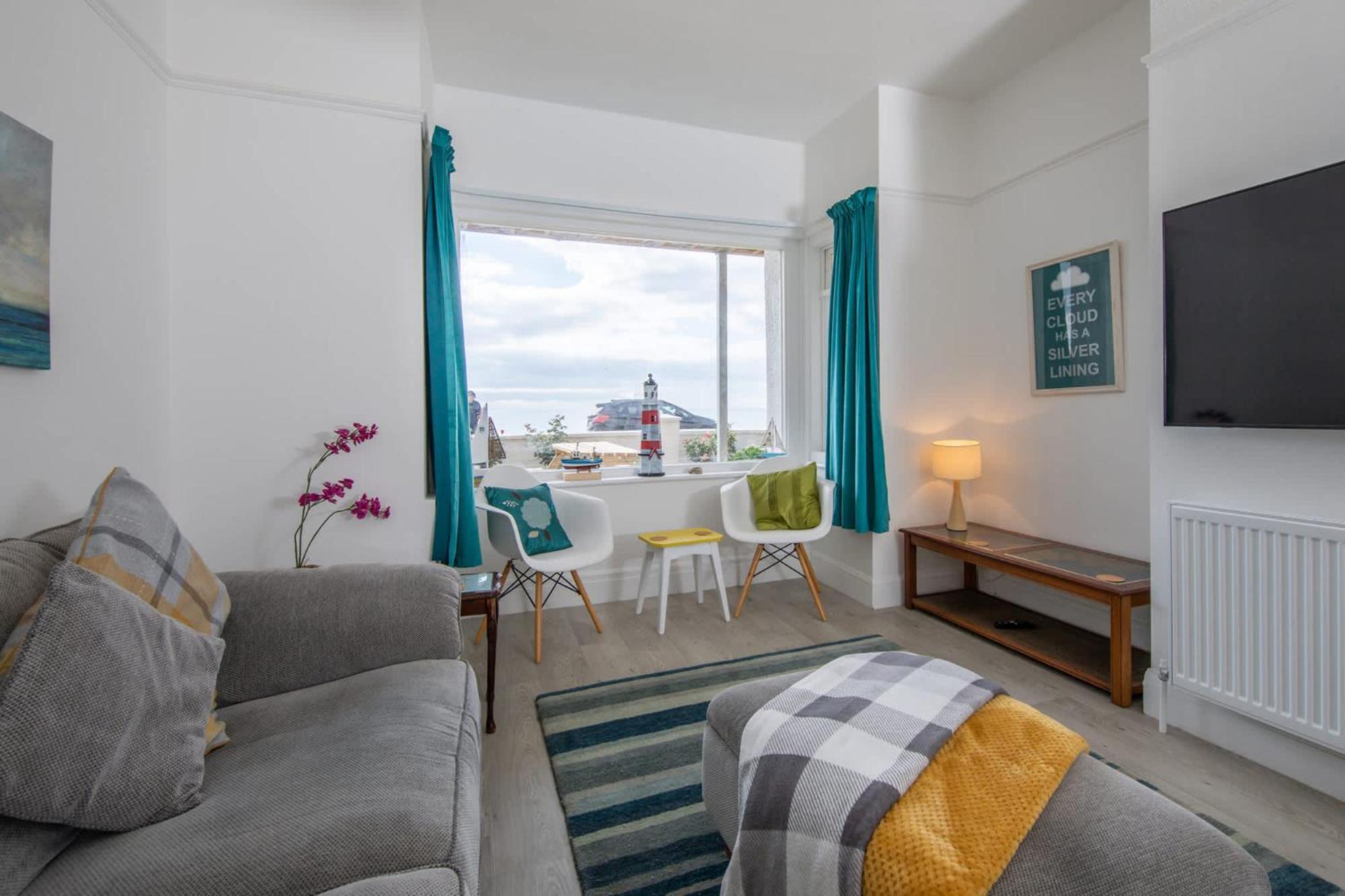 Absolute Beachfront With Decked Garden Oasis And Views Bognor Regis Extérieur photo